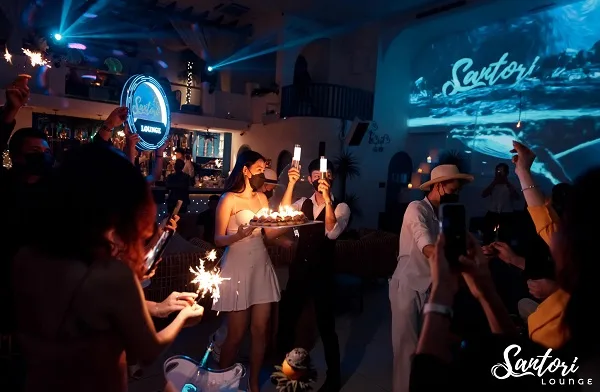 4 khái niệm thiết kế quán bar phong cách santorini - 36 4 khái niệm thiết kế quán bar phong cách santorini - 35