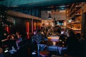 Thiết kế quán bar phong cách tinder