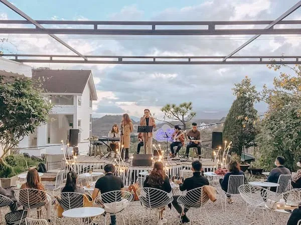 quán cafe theo phong cách ngoài trời