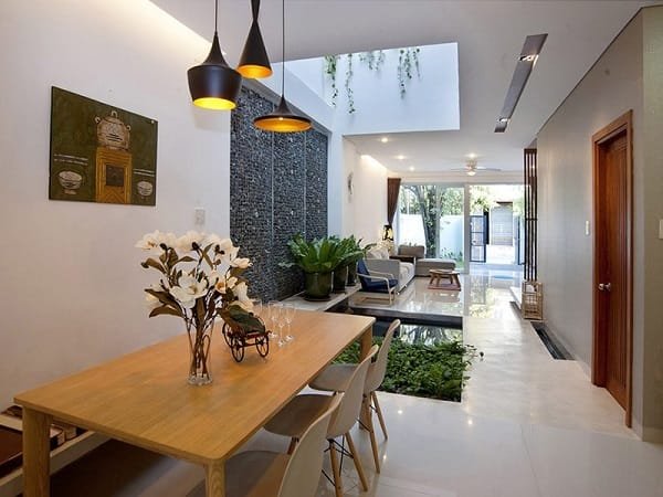 4 chú ý trong thiết kế nhà phố 2 tầng có giếng trời - 22 4 chú ý trong thiết kế nhà phố 2 tầng có giếng trời - 21